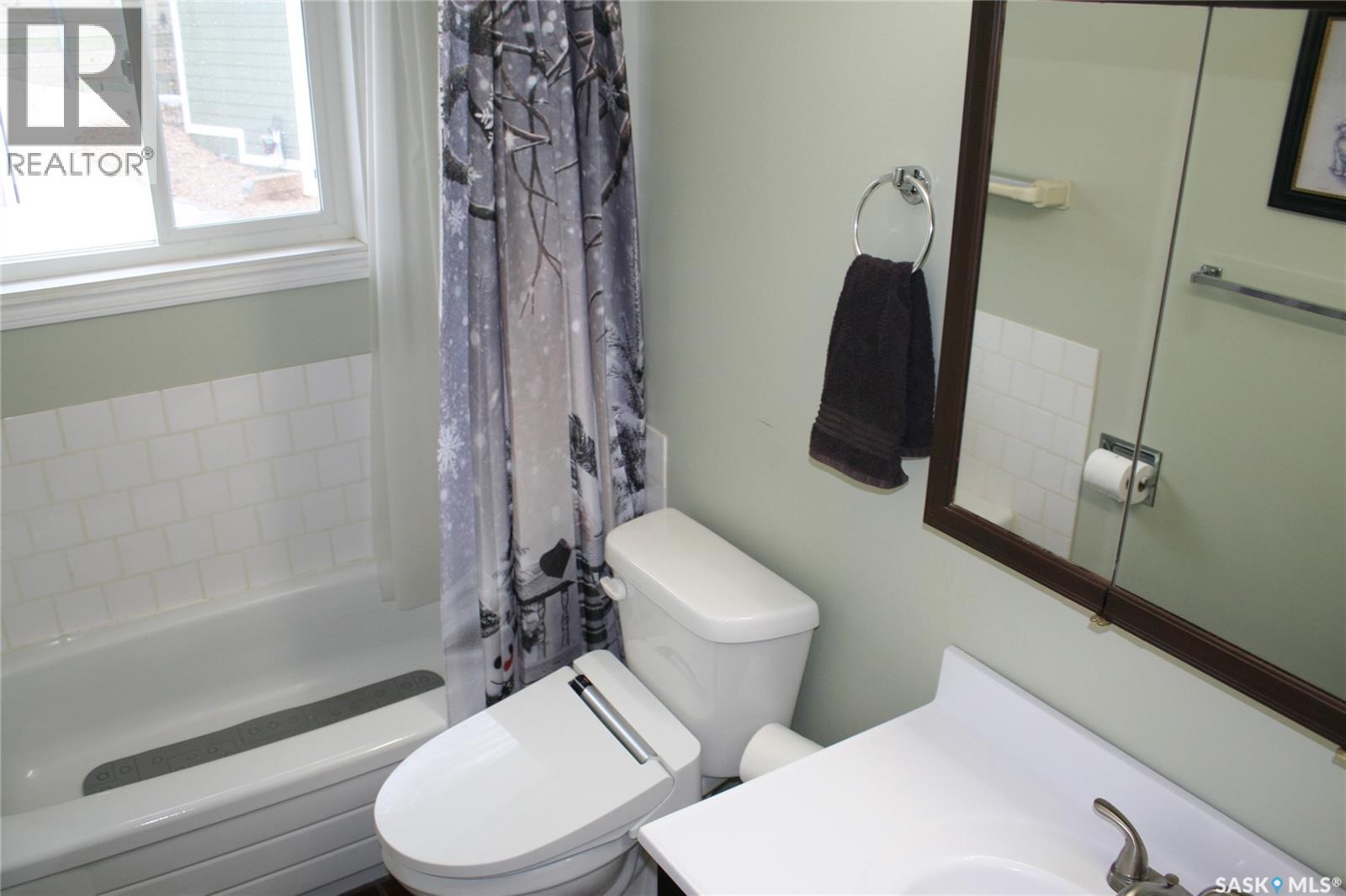 728 ELM STREET, RESORT VILLAGE OF PASQUA LAKE, SK. - 23