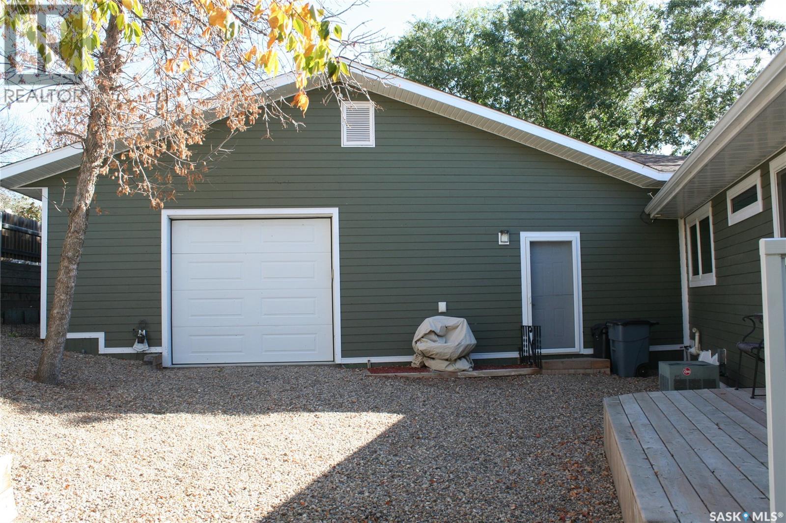 728 ELM STREET, RESORT VILLAGE OF PASQUA LAKE, SK. - 37