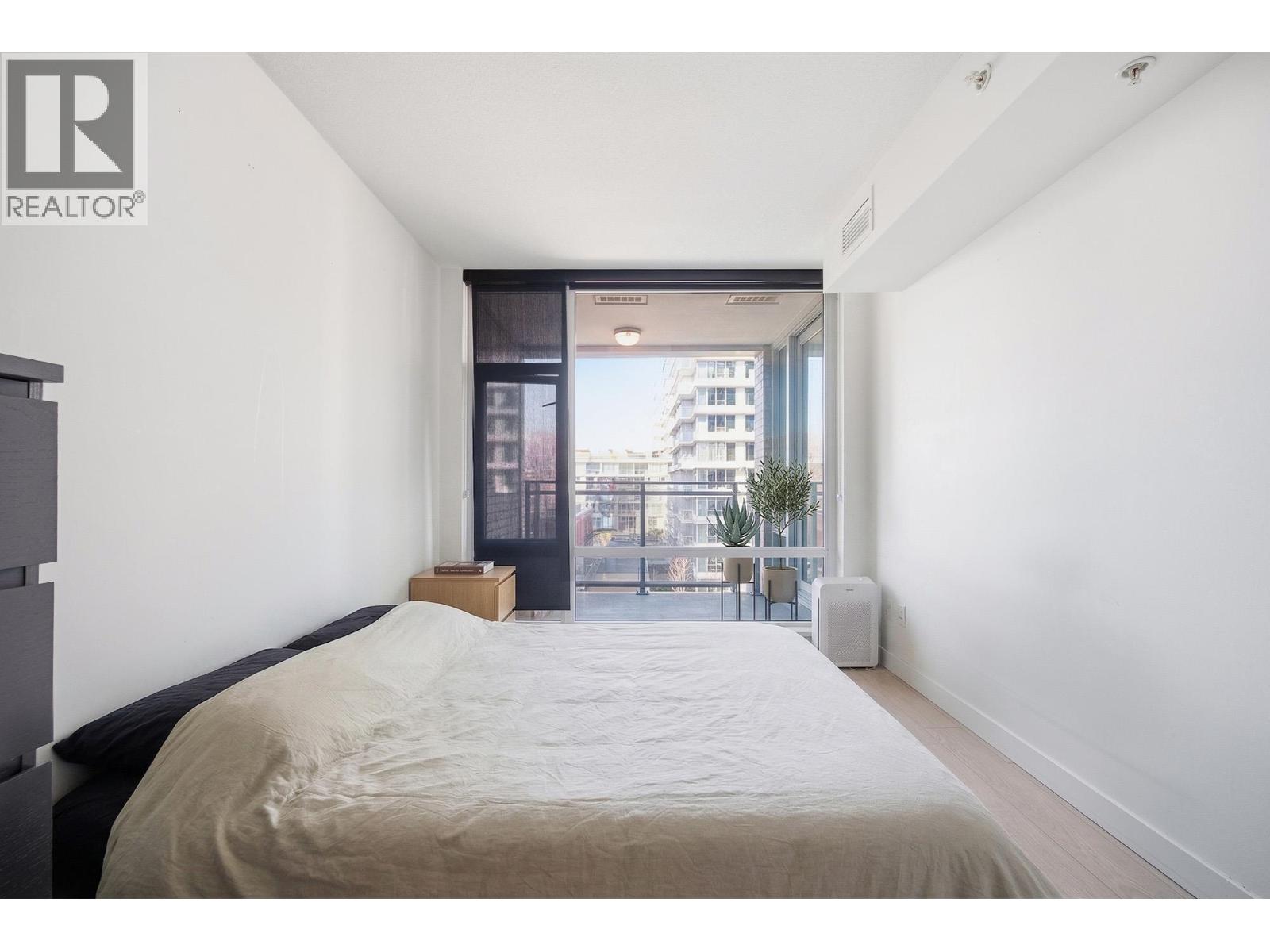 #912-8800 HAZELBRIDGE Way, Richmond