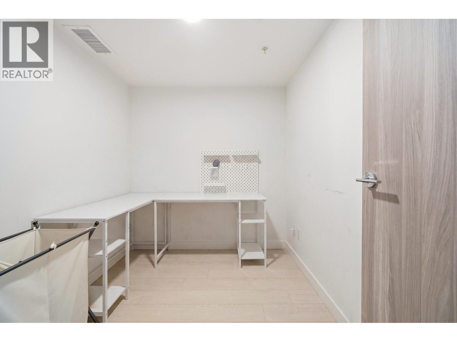 #912-8800 HAZELBRIDGE Way, Richmond