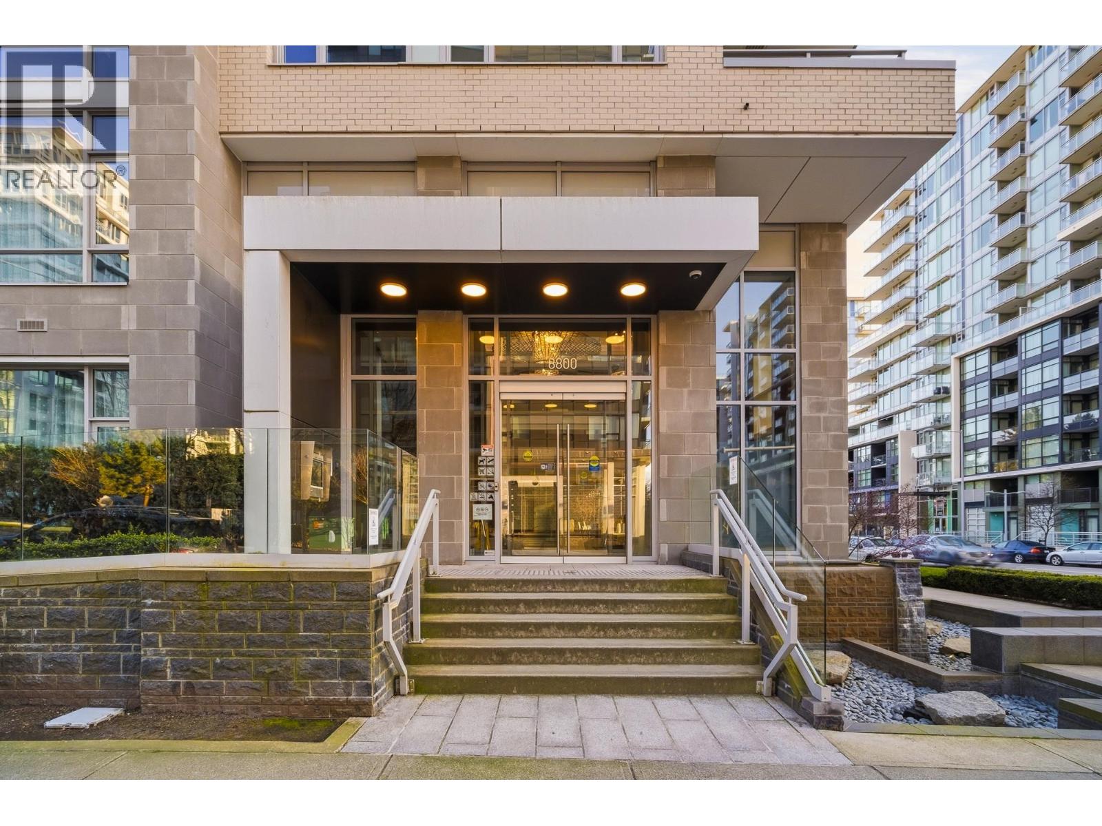 #912-8800 HAZELBRIDGE Way, Richmond