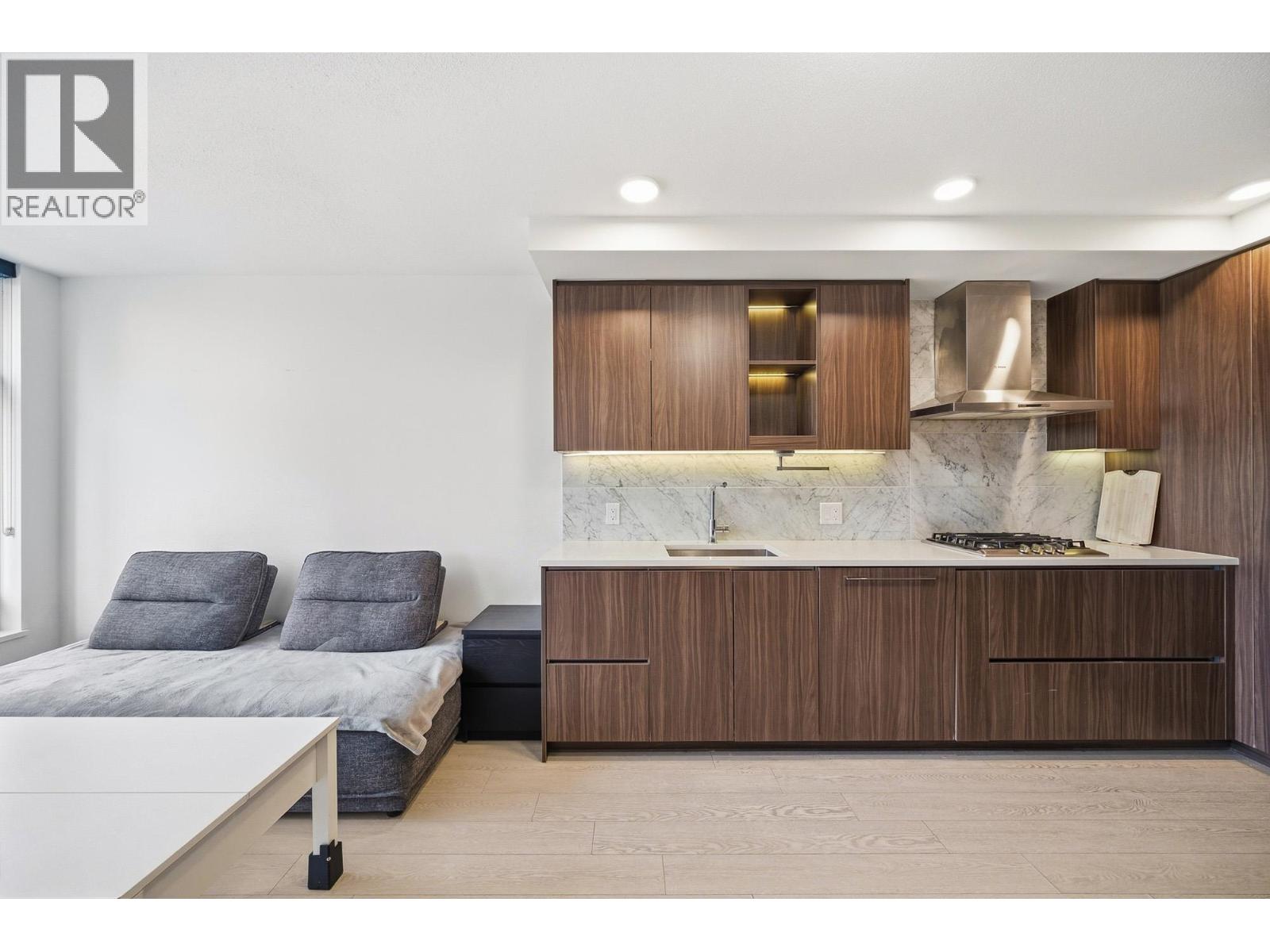 #912-8800 HAZELBRIDGE Way, Richmond