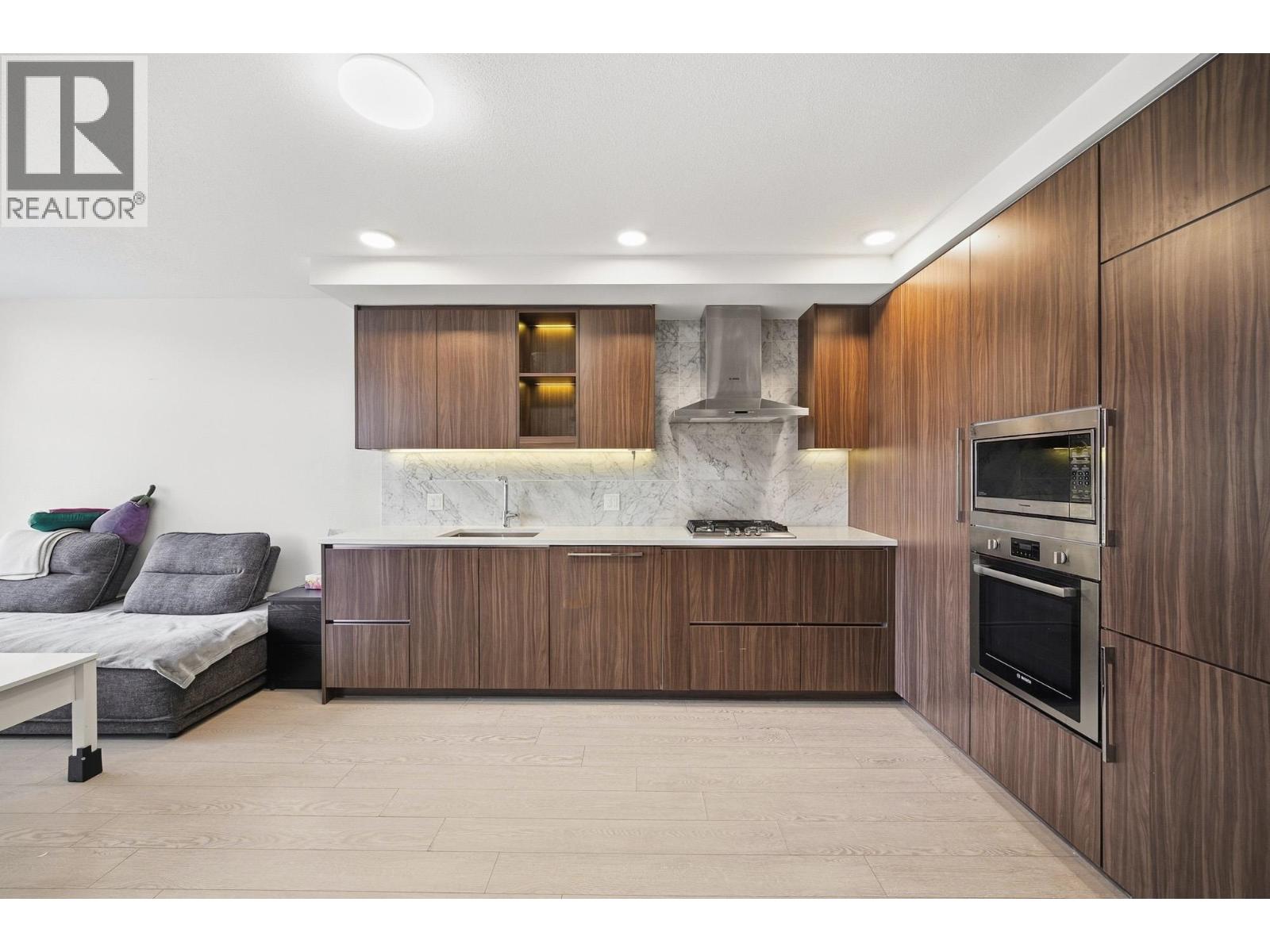 #912-8800 HAZELBRIDGE Way, Richmond