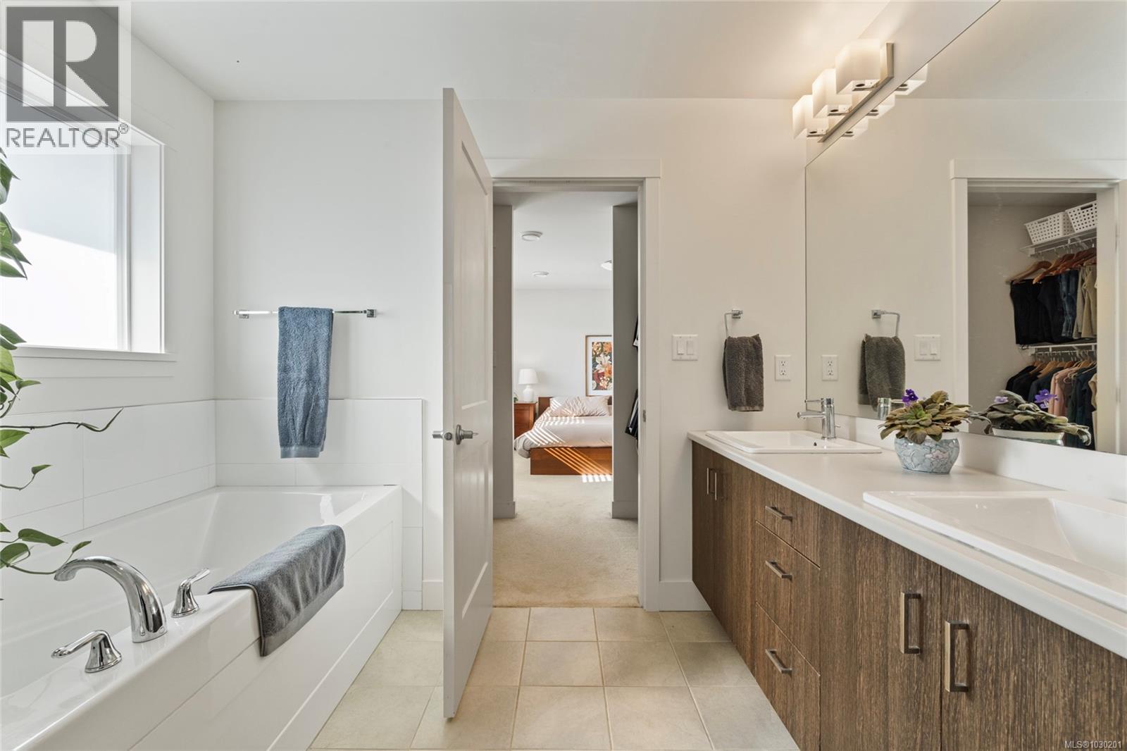 3460 SPARROWHAWK AVE - 26