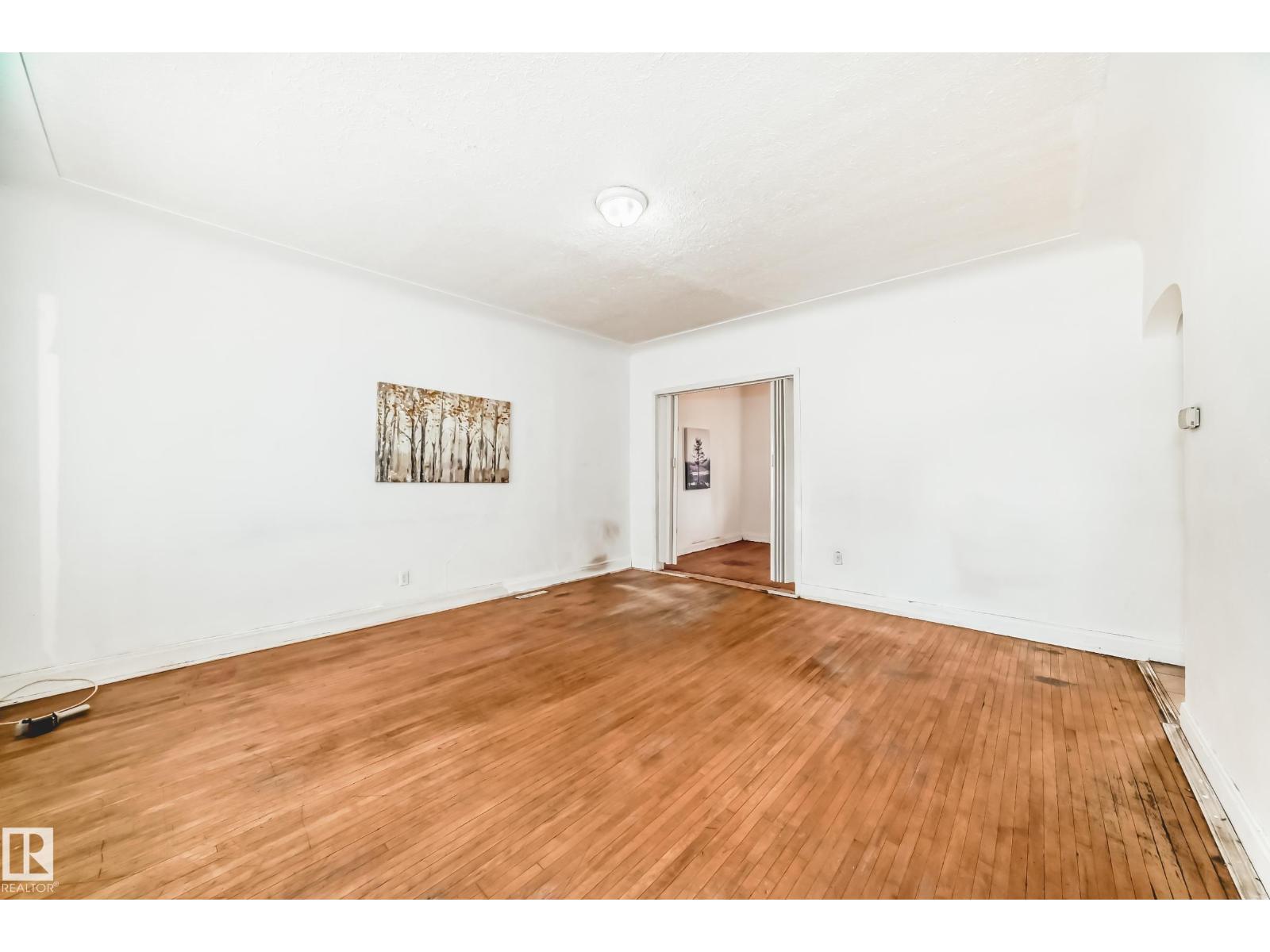 10564 92 ST NW, Edmonton