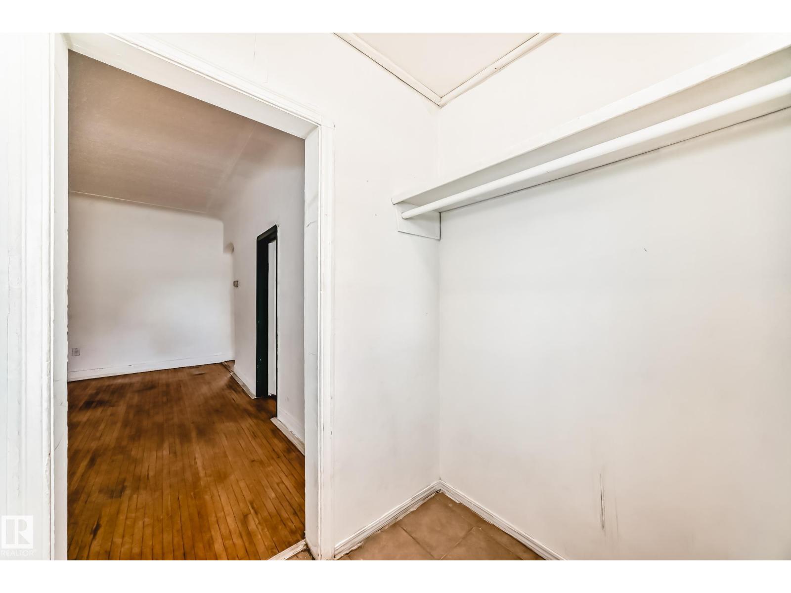 10564 92 ST NW, Edmonton