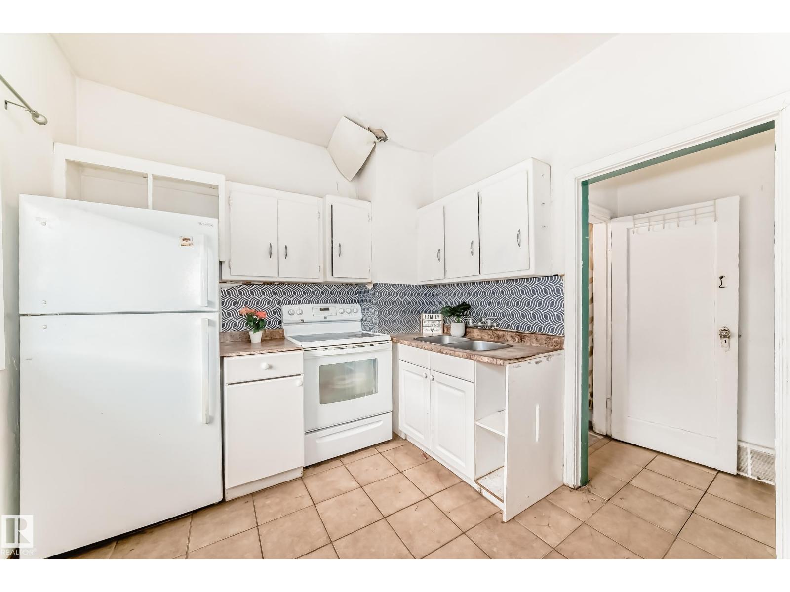 10564 92 ST NW, Edmonton