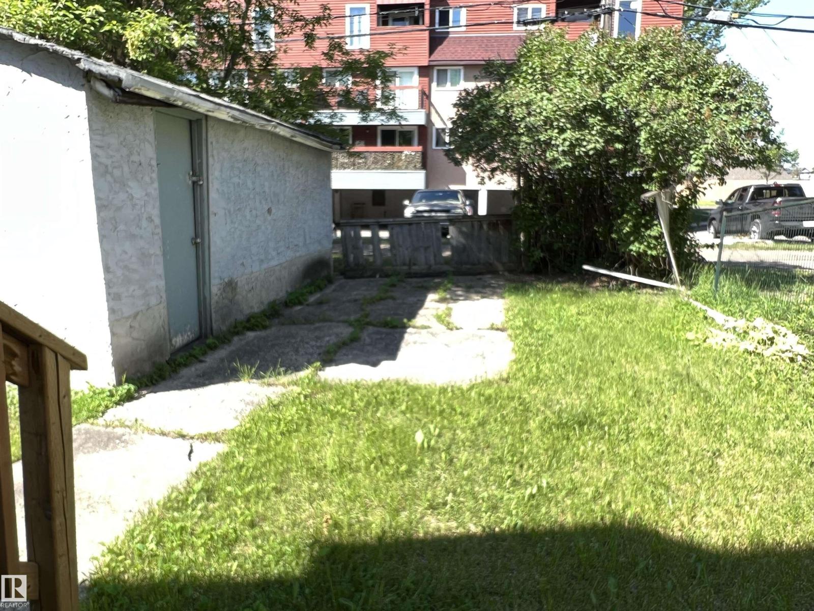 10564 92 ST NW, Edmonton