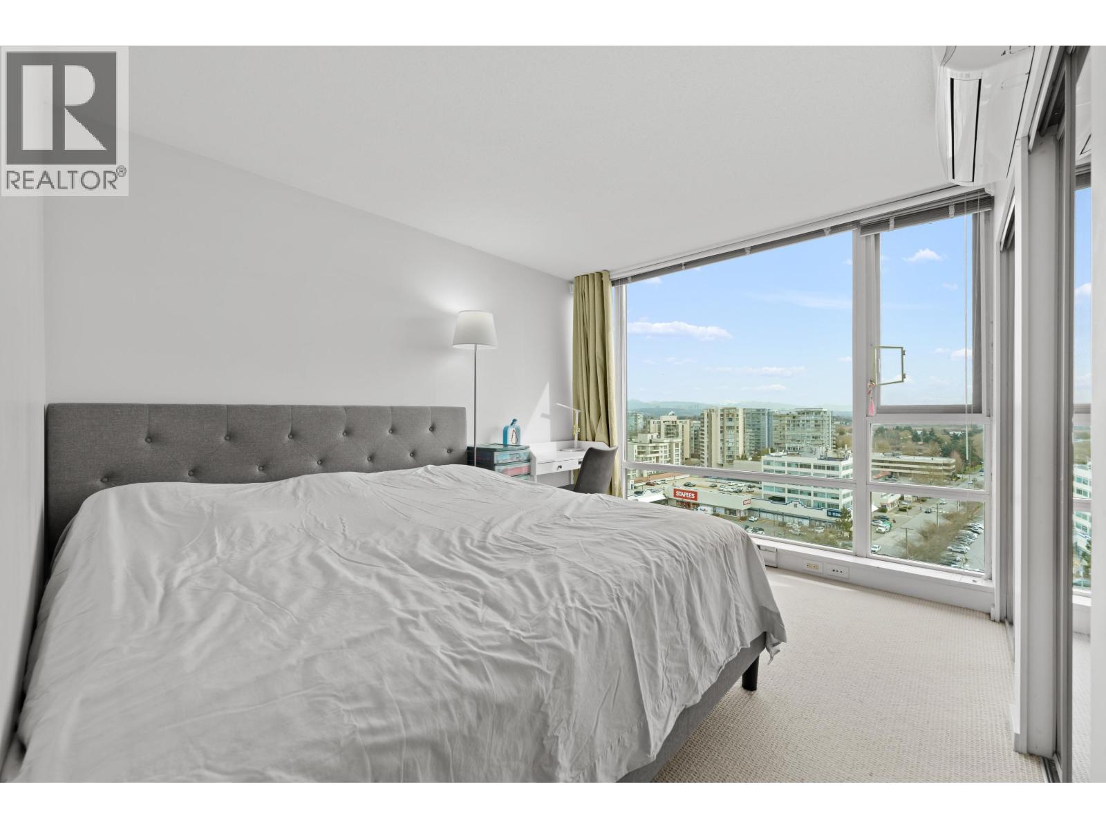 #PH6-7988 ACKROYD Road, Richmond