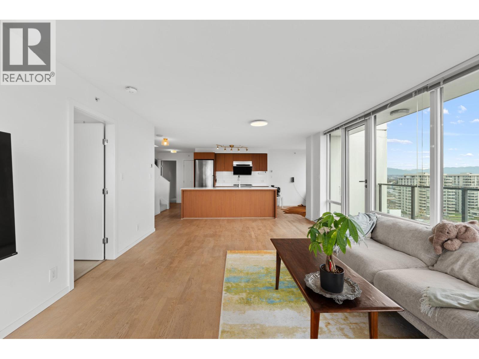 #PH6-7988 ACKROYD Road, Richmond