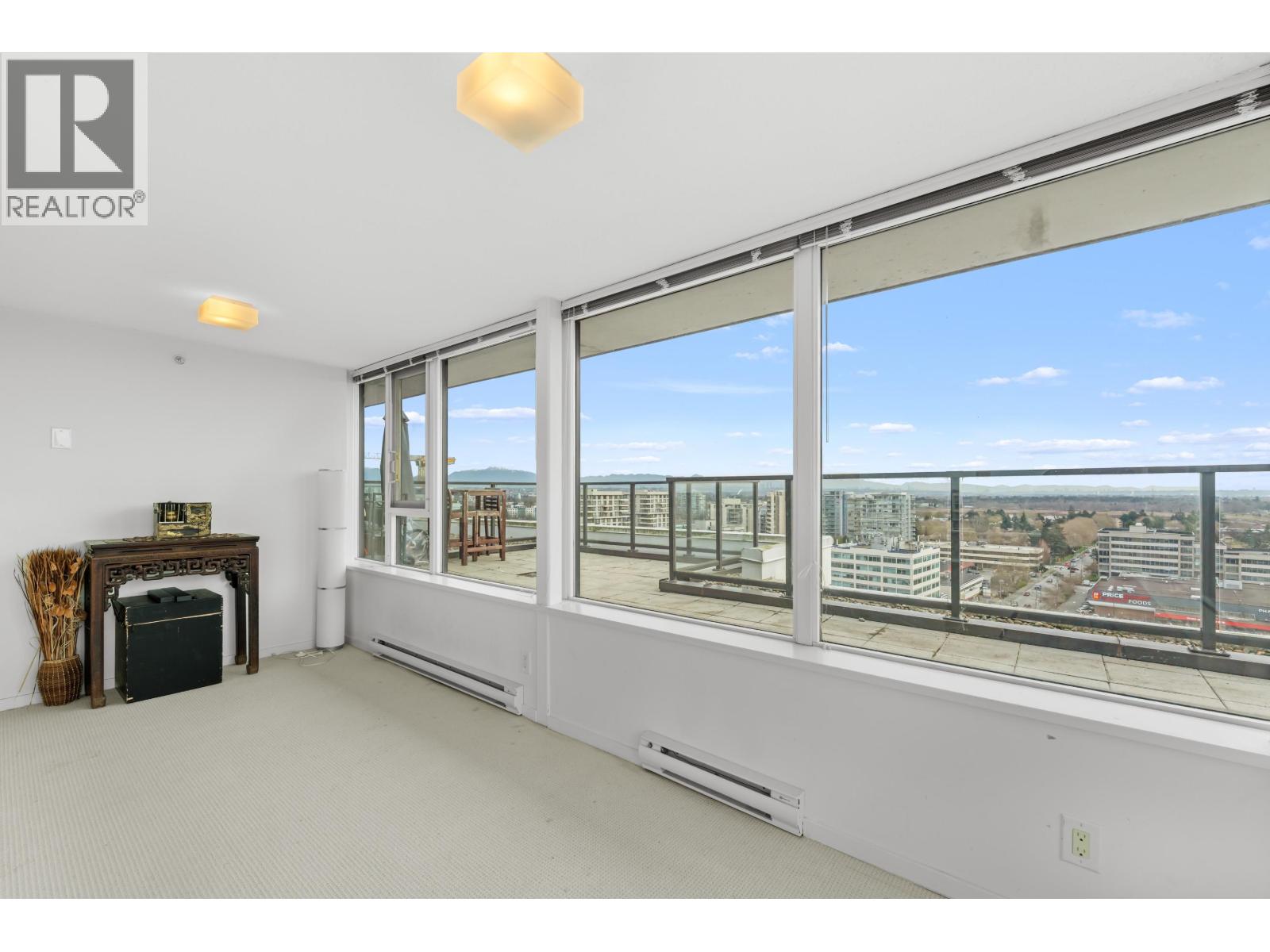 #PH6-7988 ACKROYD Road, Richmond