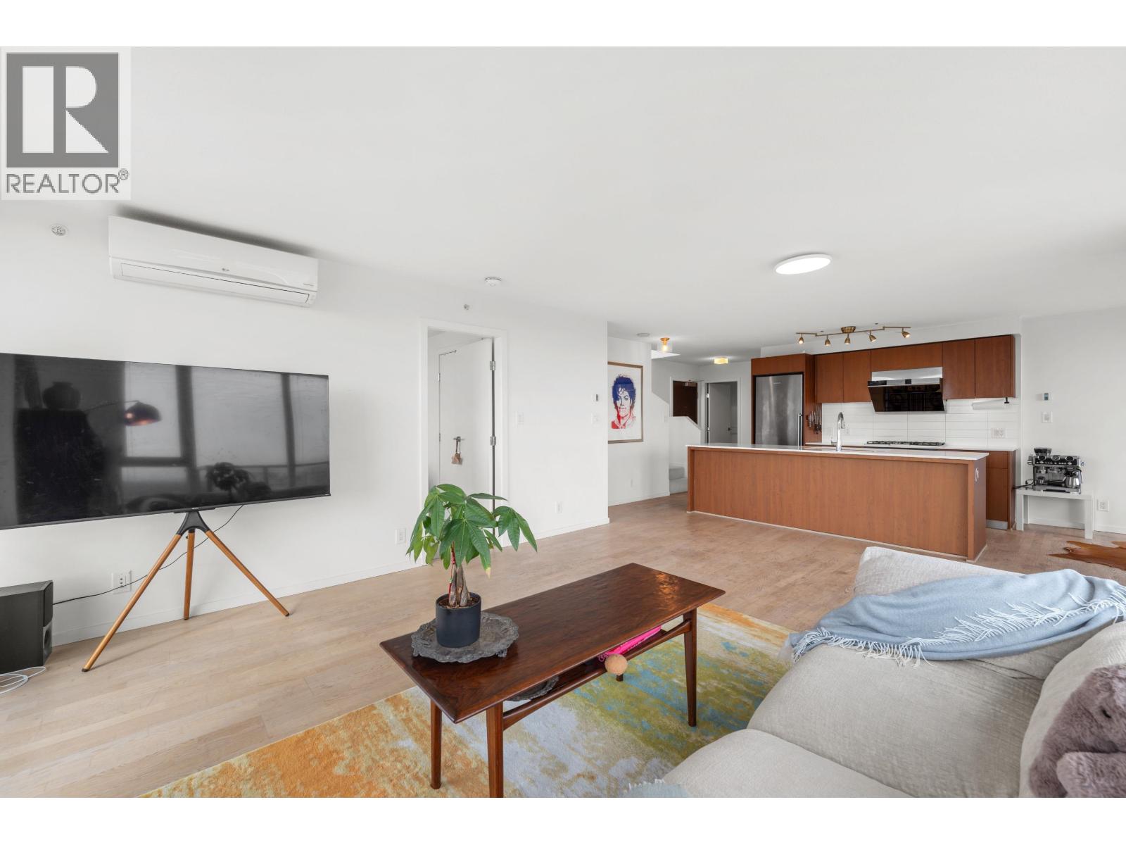 #PH6-7988 ACKROYD Road, Richmond