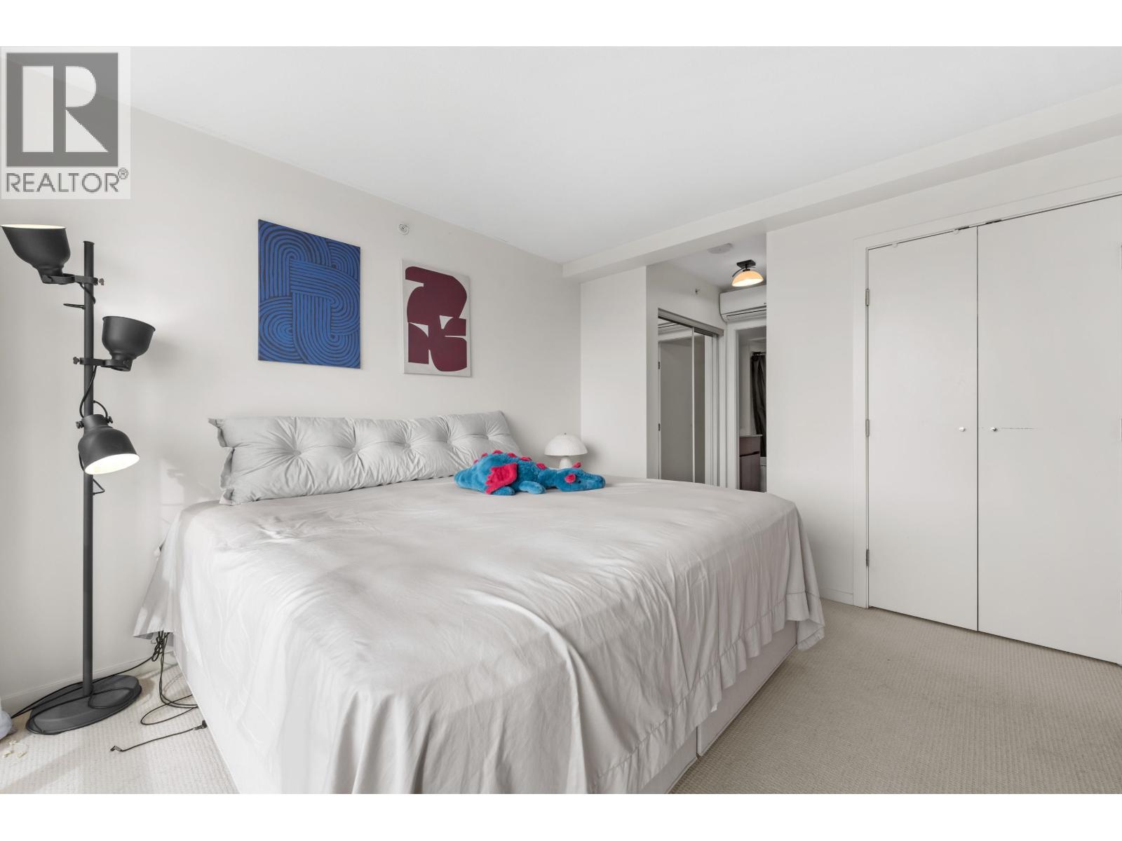 #PH6-7988 ACKROYD Road, Richmond