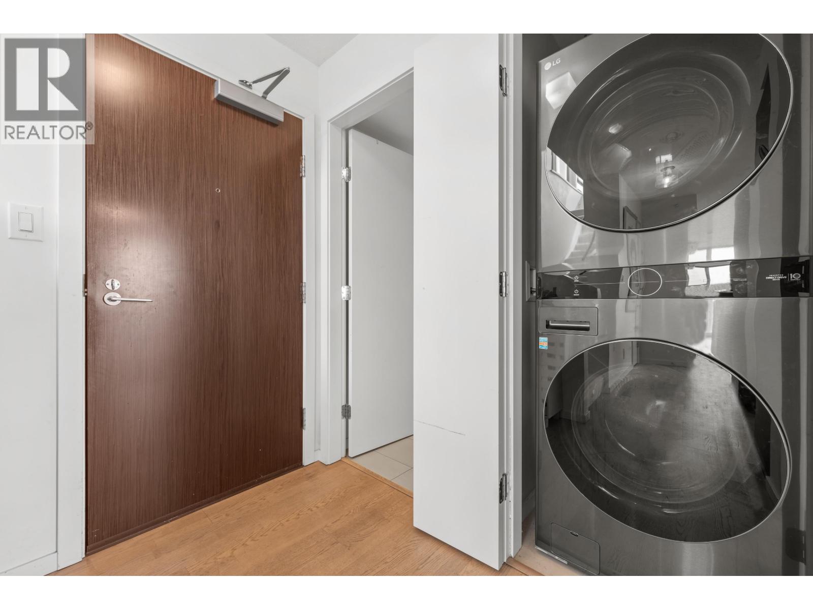 #PH6-7988 ACKROYD Road, Richmond