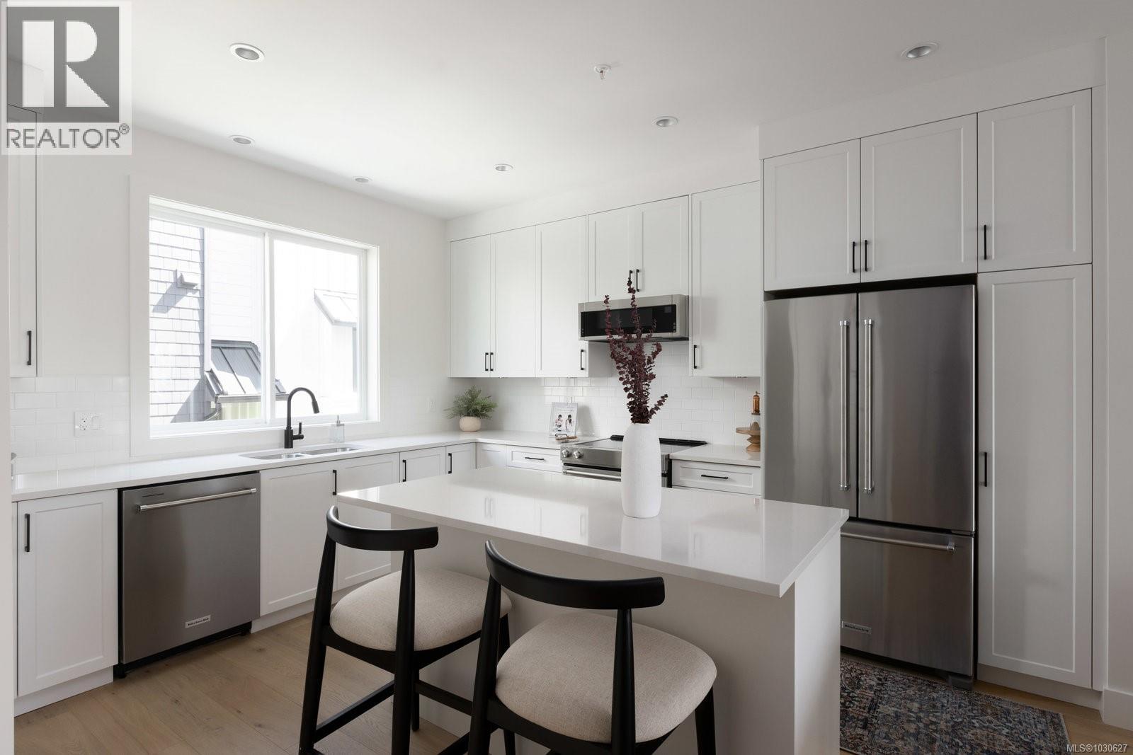 9 10145 Fifth Street, Sidney