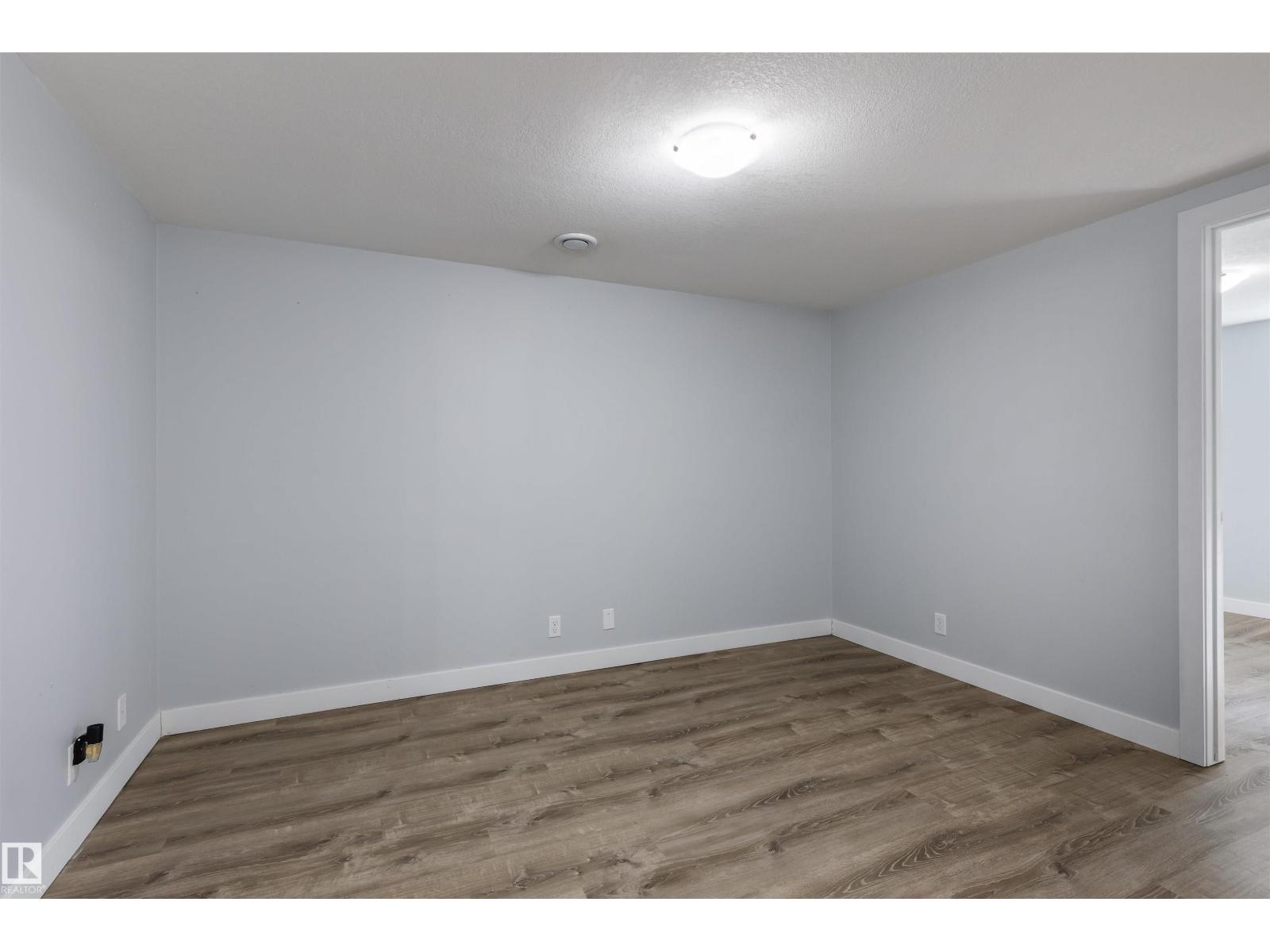 11924 141 ST NW, Edmonton