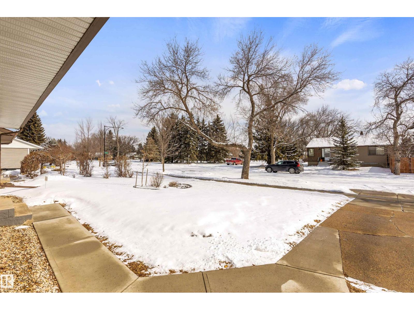 11924 141 ST NW, Edmonton