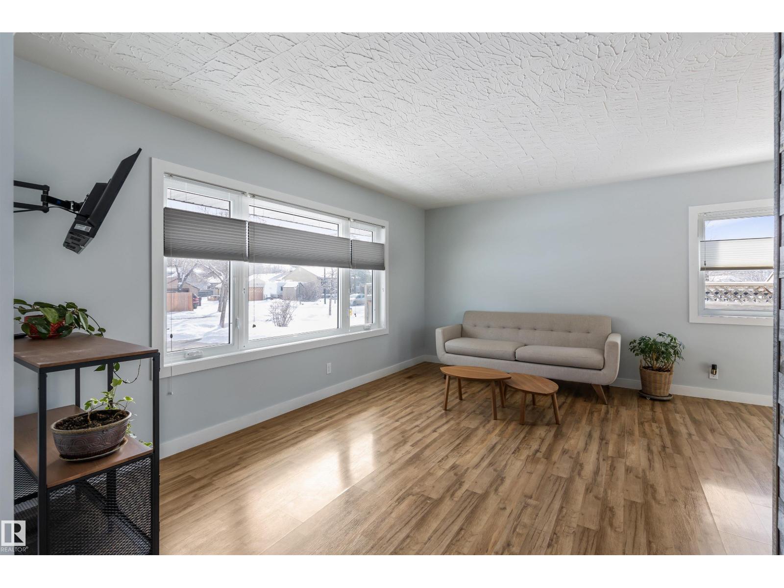 11924 141 ST NW, Edmonton