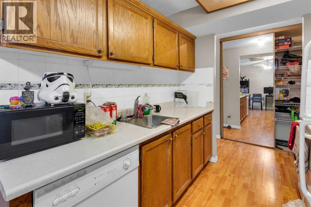 Single Family House for Sale in   Horton Road SW Haysboro Calgary 