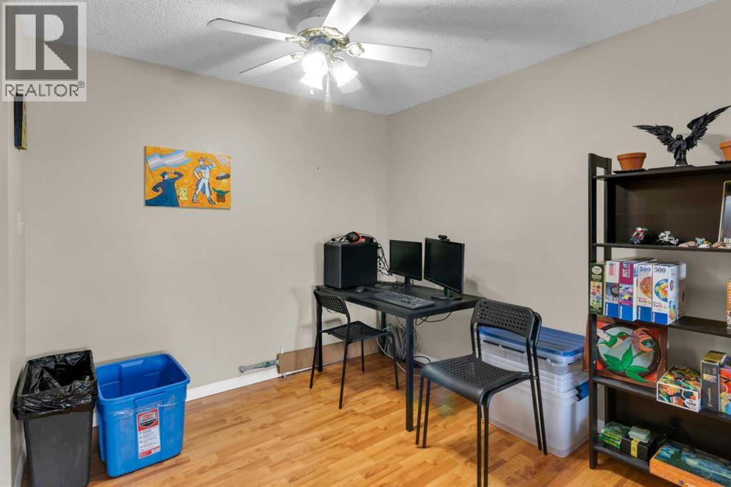 Single Family House for Sale in   Horton Road SW Haysboro Calgary 