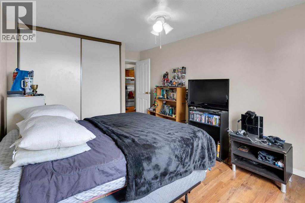 Single Family House for Sale in   Horton Road SW Haysboro Calgary 