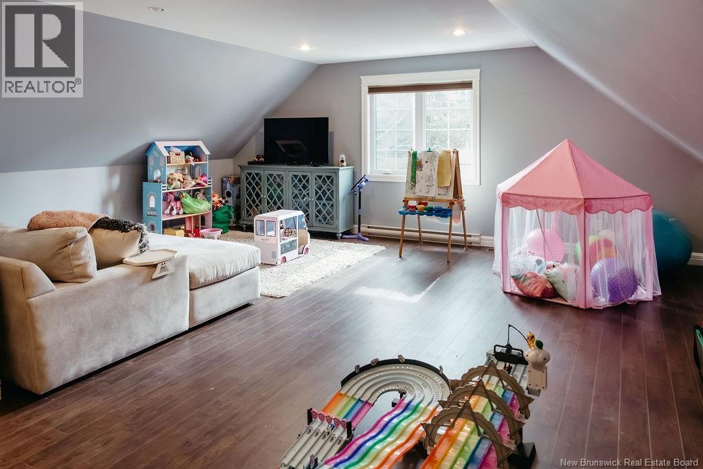 11 ARMAND STREET - 16