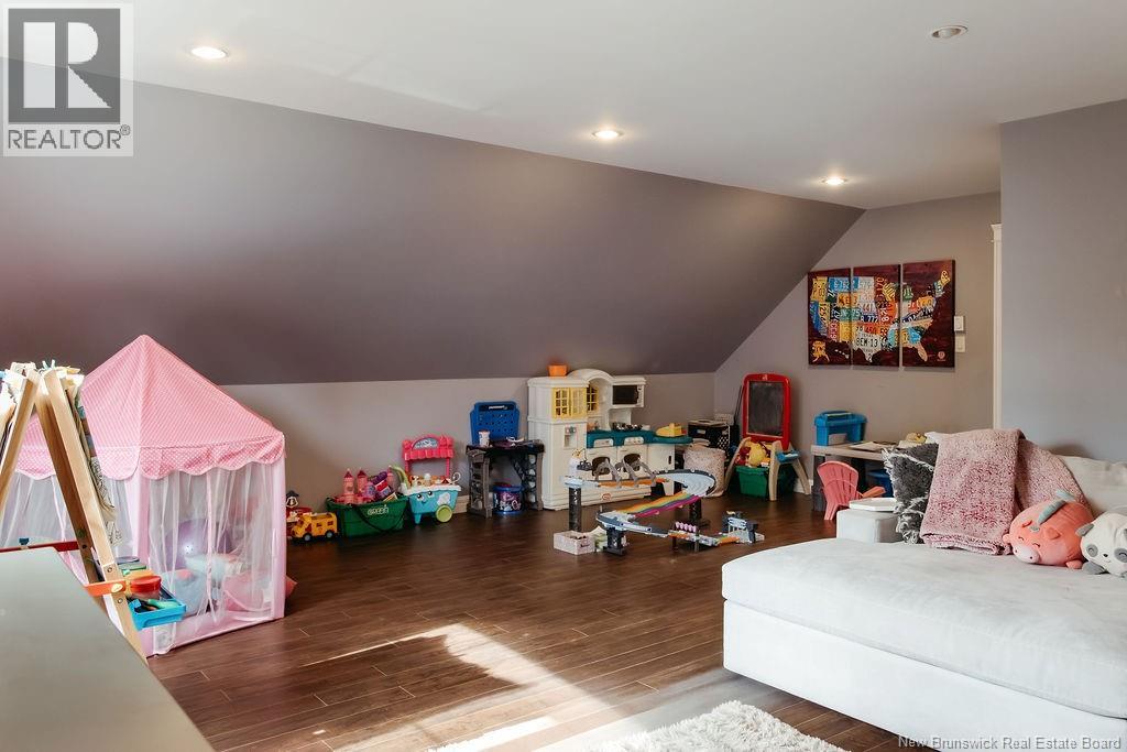 11 ARMAND STREET - 15