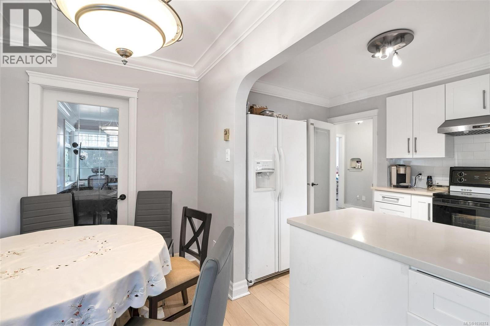  2139 Foul Bay Road, Oak Bay