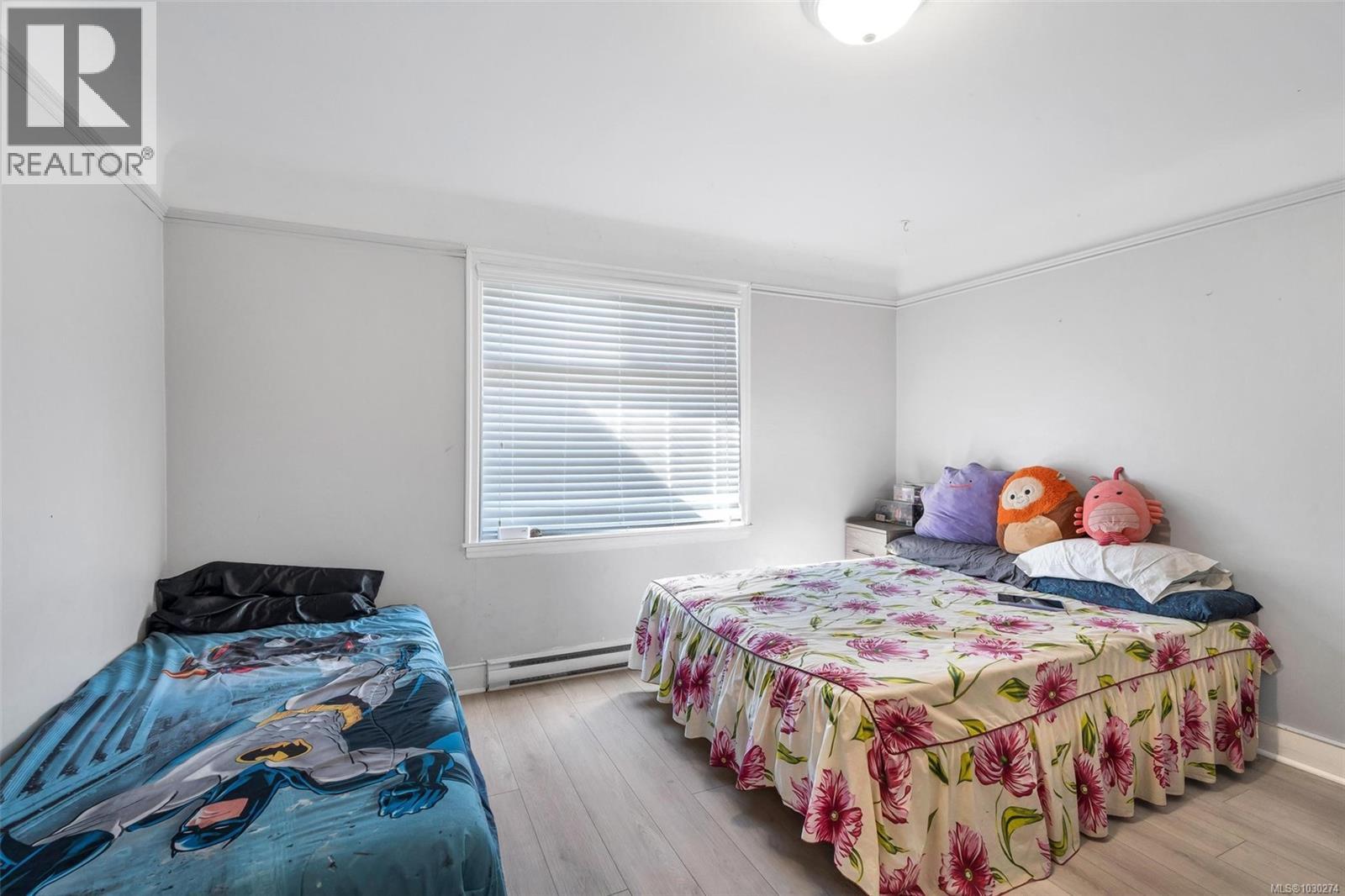  2139 Foul Bay Road, Oak Bay