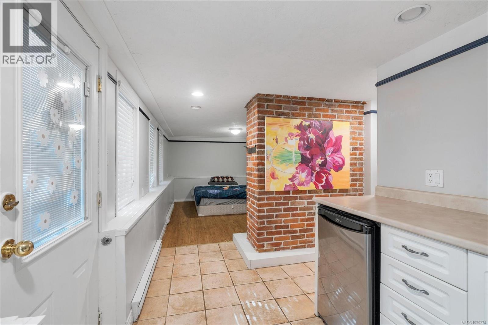  2139 Foul Bay Road, Oak Bay