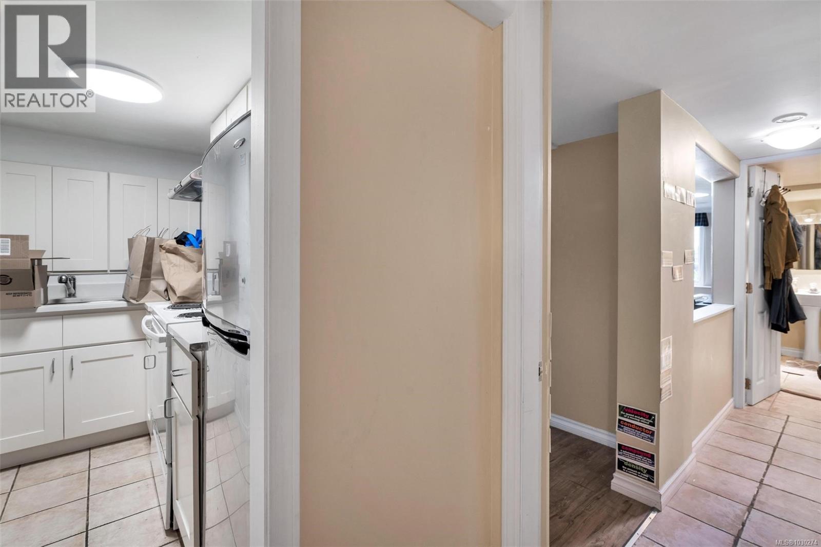  2139 Foul Bay Road, Oak Bay