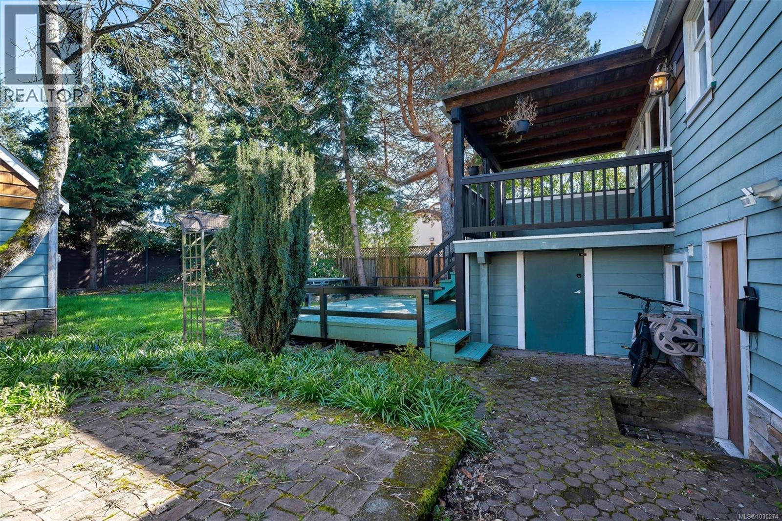  2139 Foul Bay Road, Oak Bay