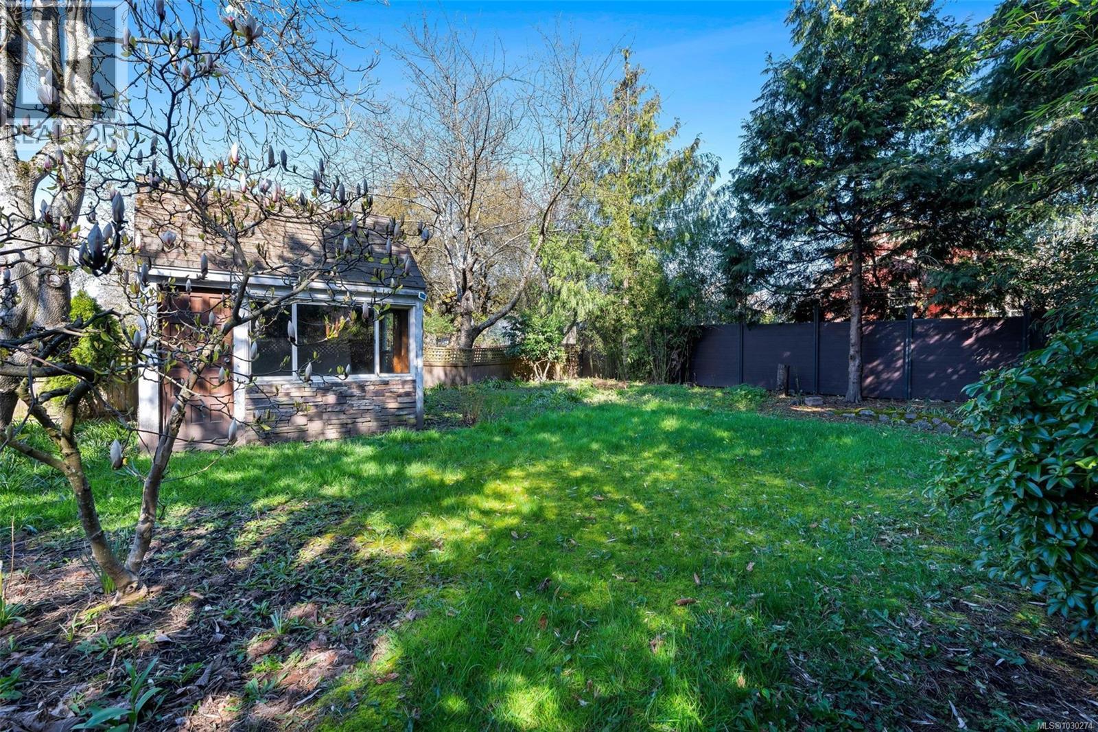  2139 Foul Bay Road, Oak Bay