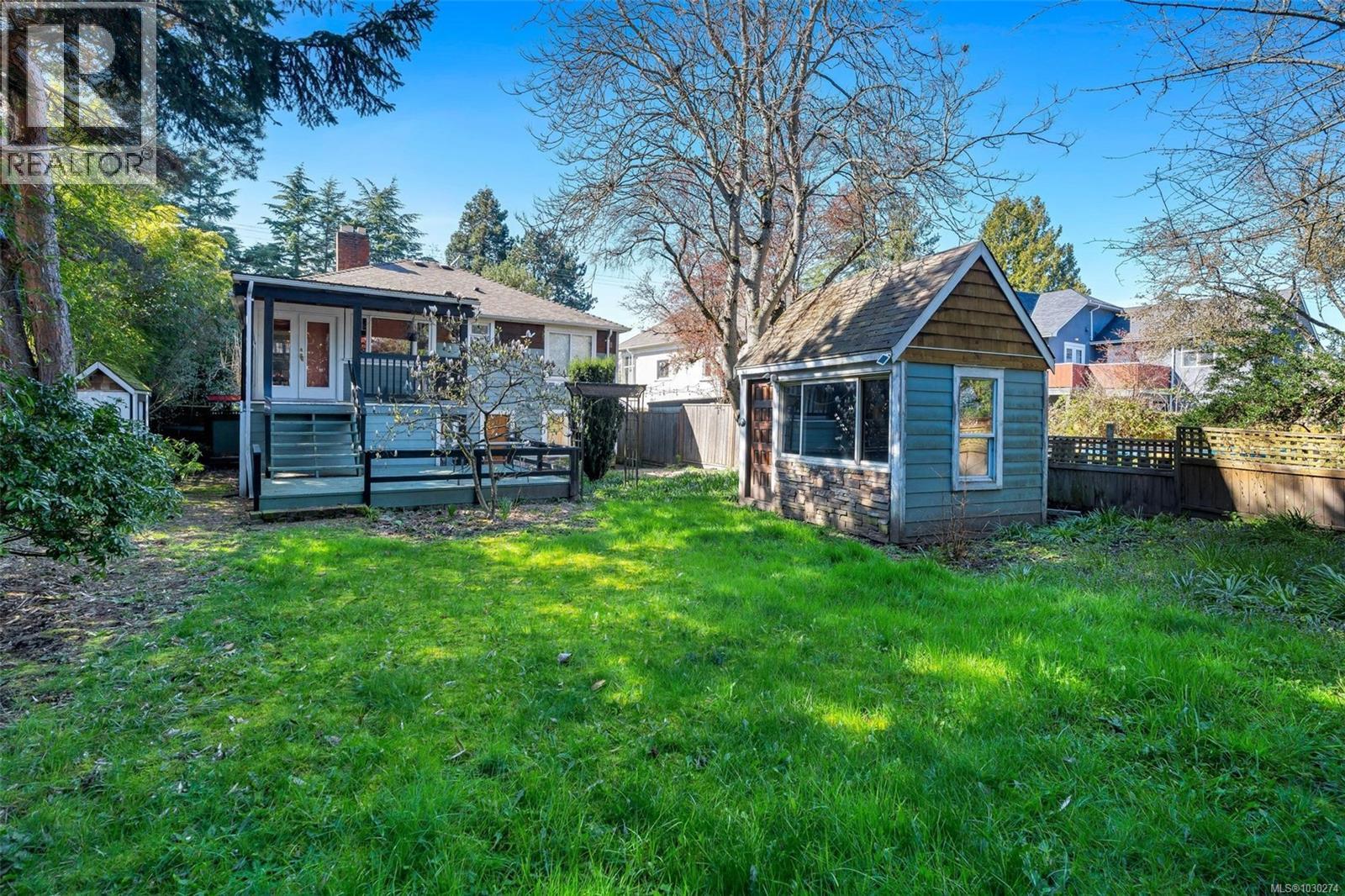  2139 Foul Bay Road, Oak Bay