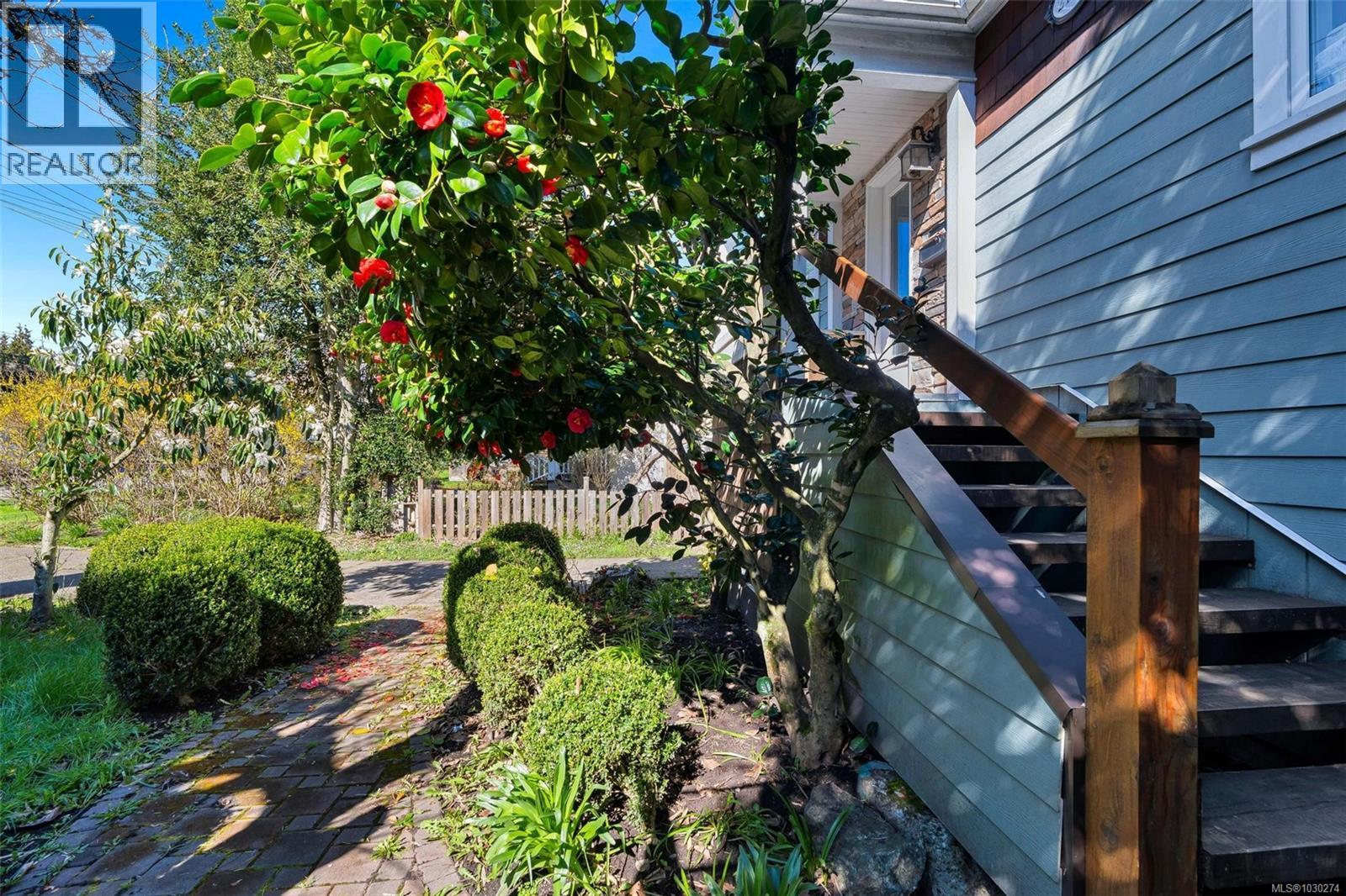  2139 Foul Bay Road, Oak Bay