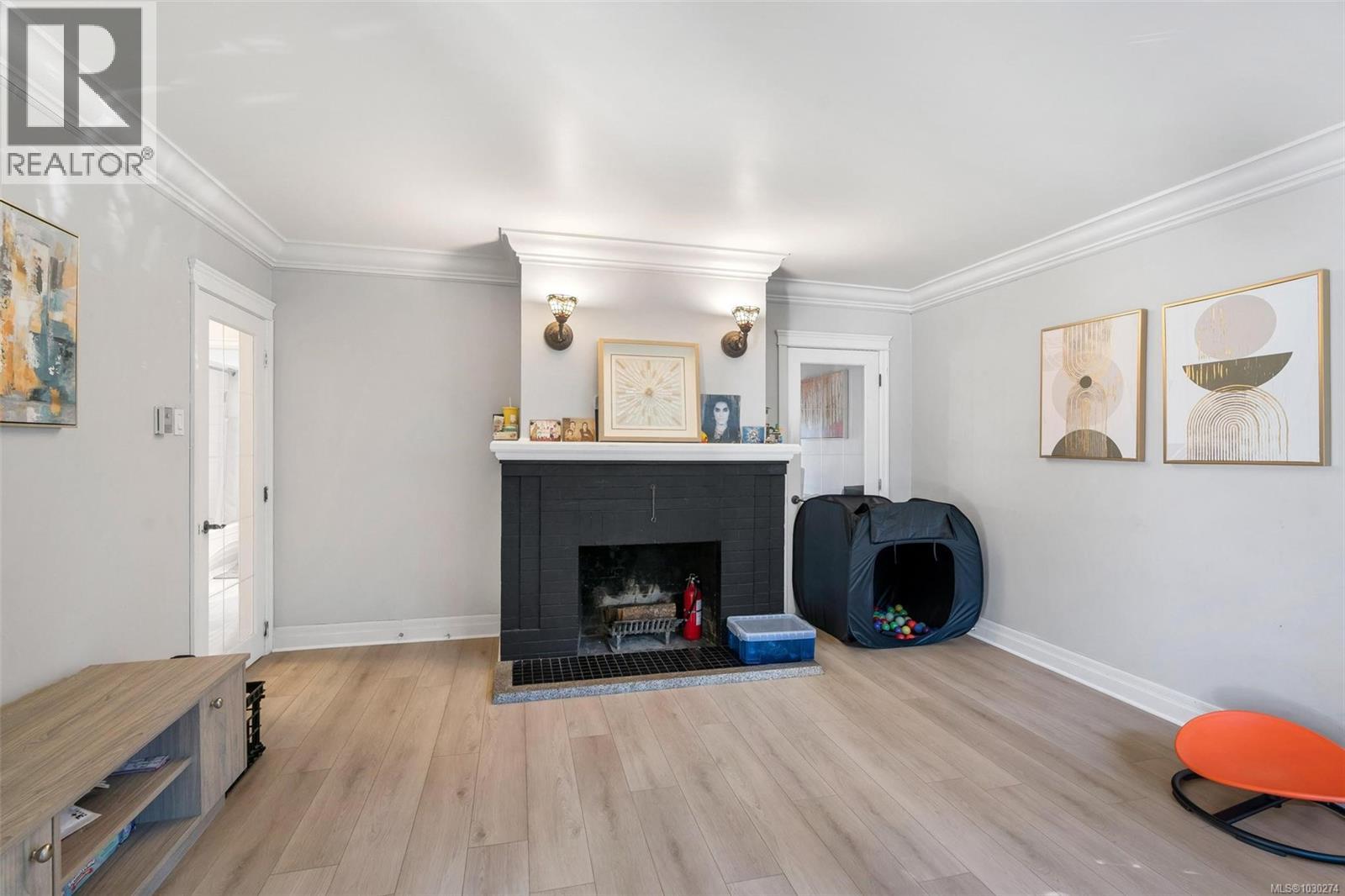  2139 Foul Bay Road, Oak Bay