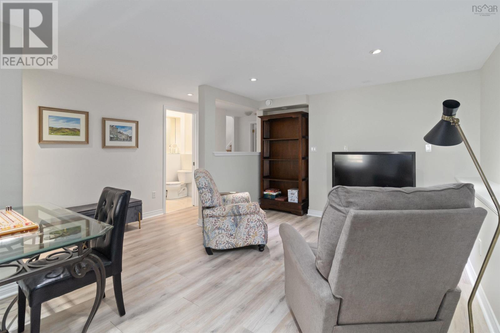 Property 26 of 45 of 5 Roxham Close