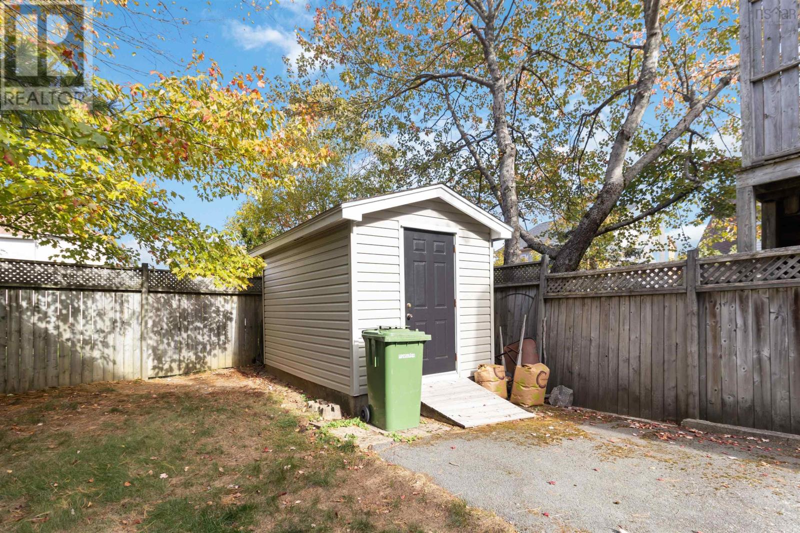 Property 35 of 45 of 5 Roxham Close