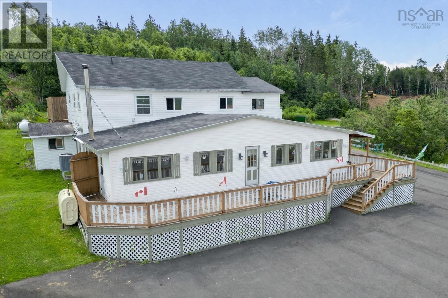 Property 3 of 27 of 785 105 Highway