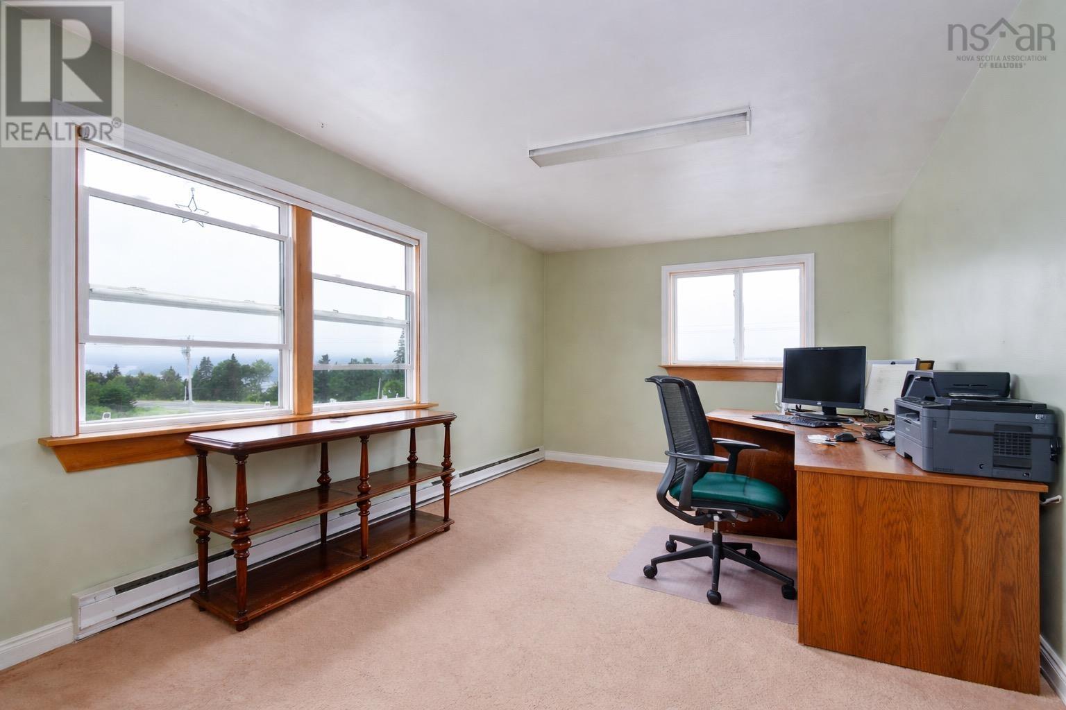 Property 5 of 27 of 785 105 Highway