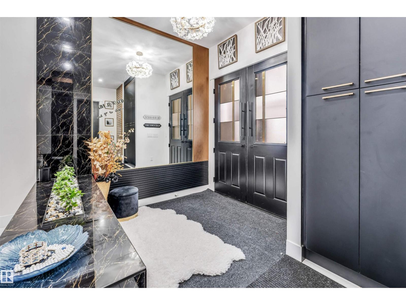 2123 18 AV NW, Edmonton