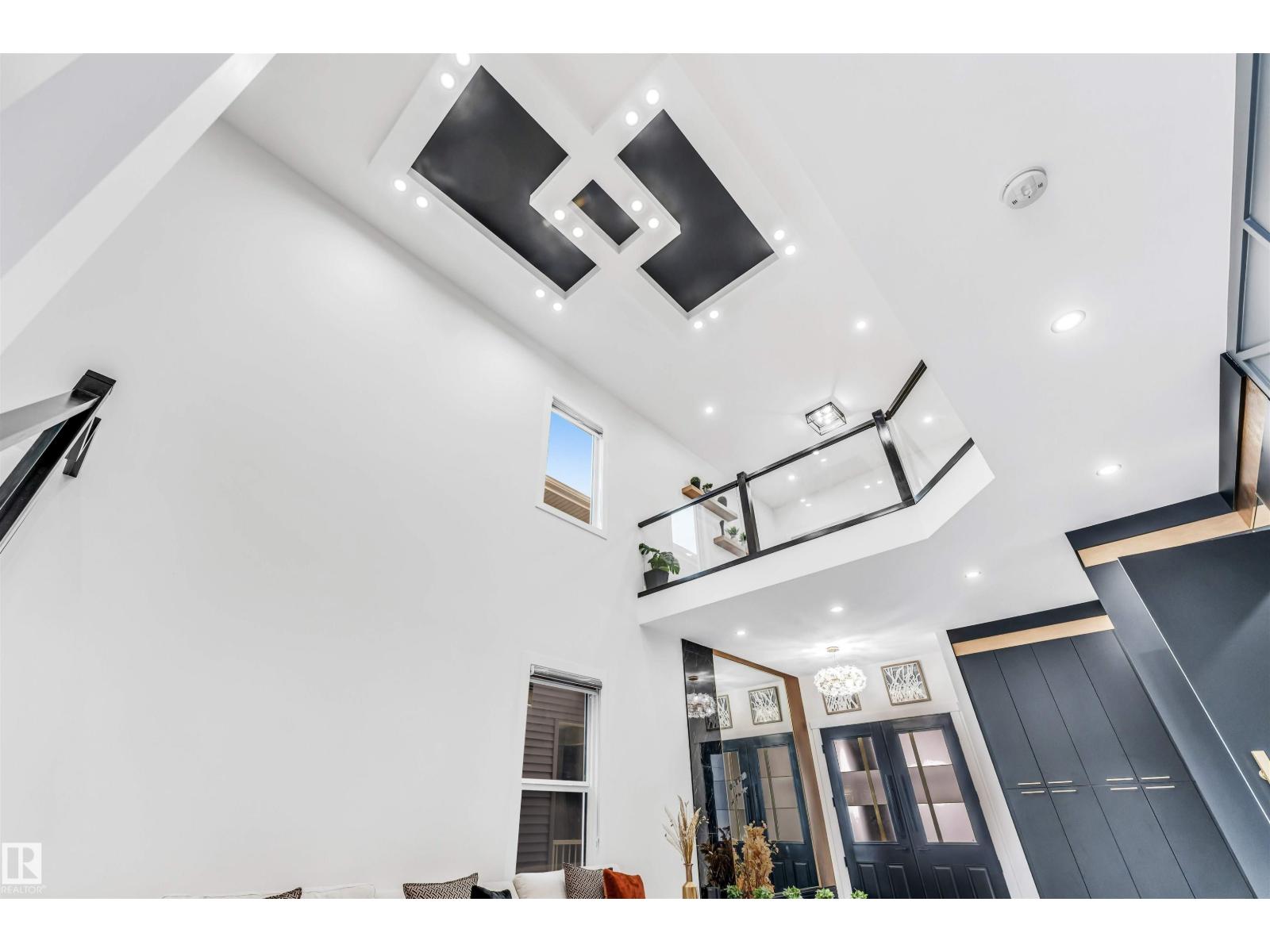 2123 18 AV NW, Edmonton