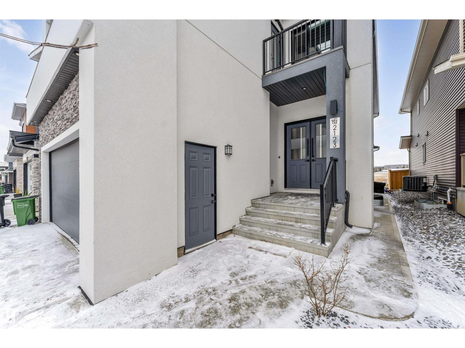 2123 18 AV NW, Edmonton