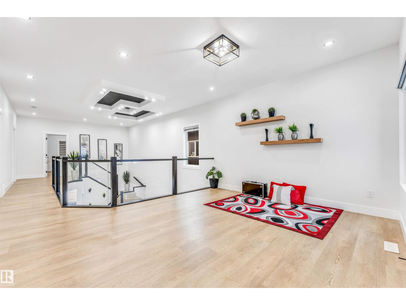 2123 18 AV NW, Edmonton