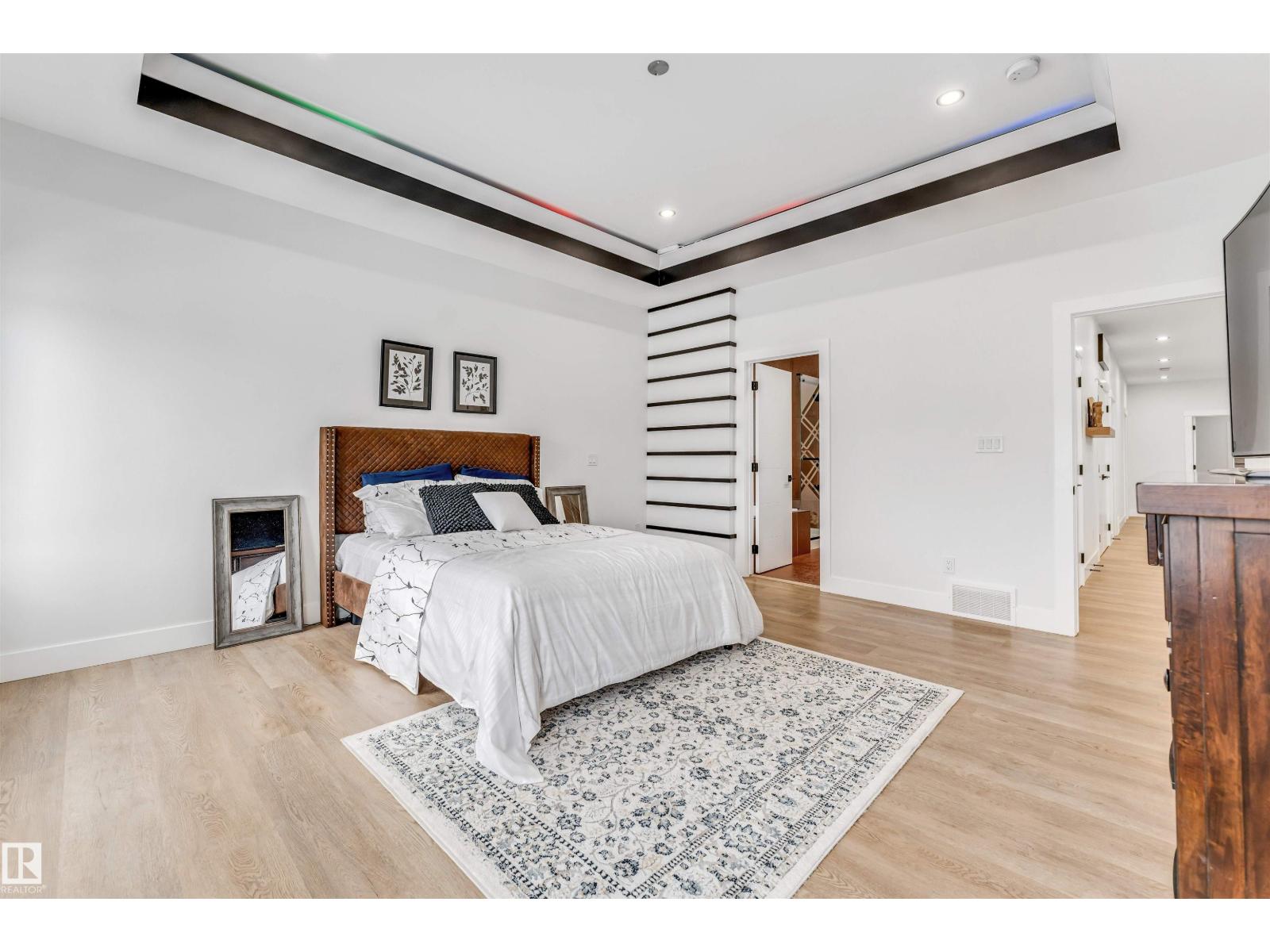 2123 18 AV NW, Edmonton