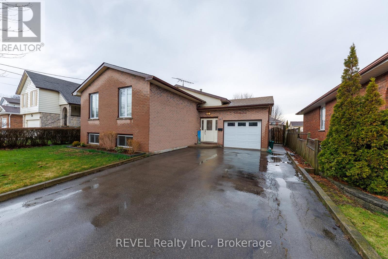 323 BARRICK ROAD - 2