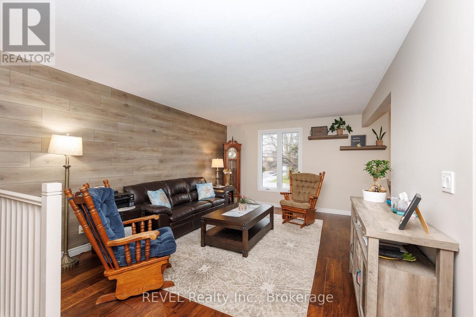 323 BARRICK ROAD - 3