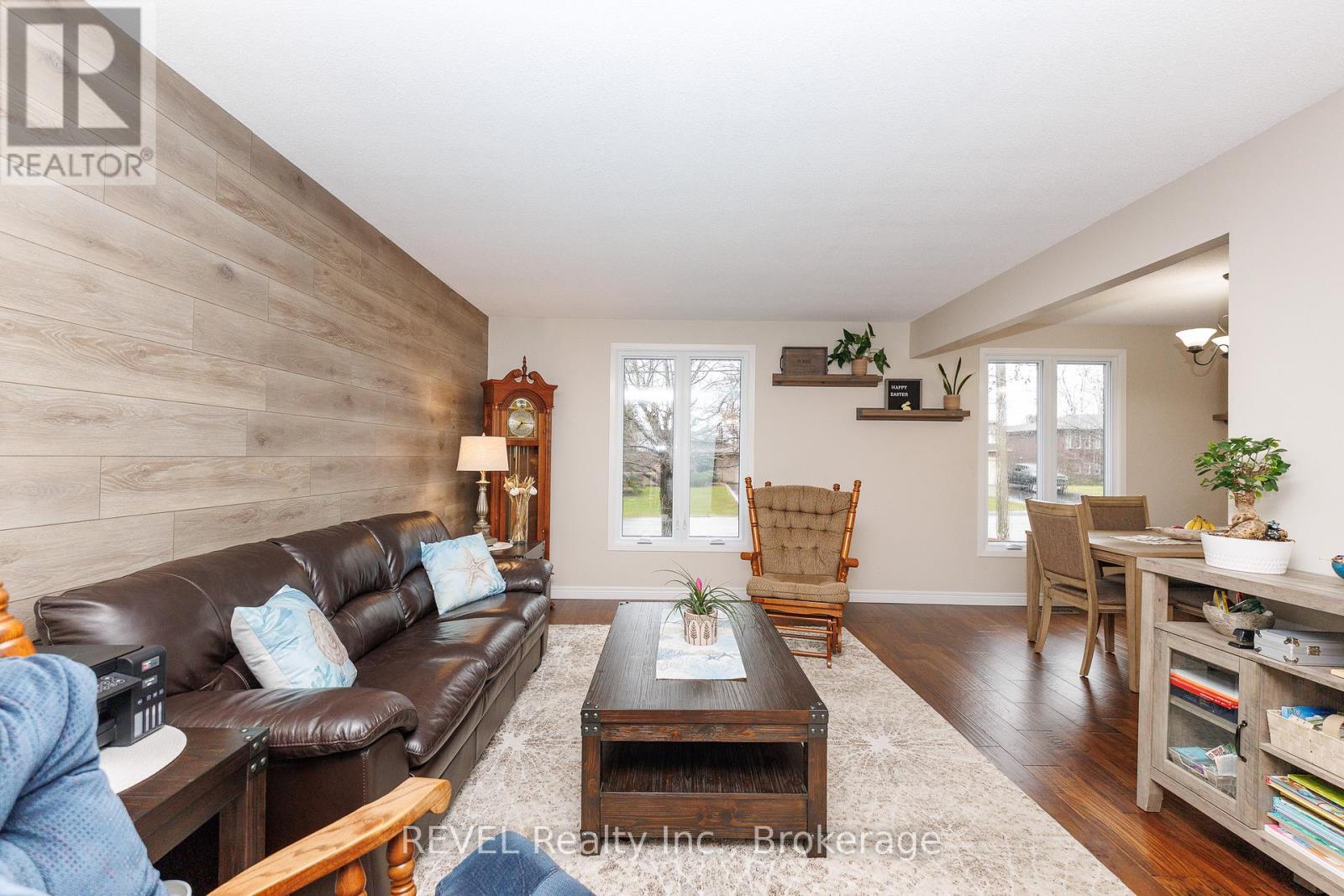 323 BARRICK ROAD - 4