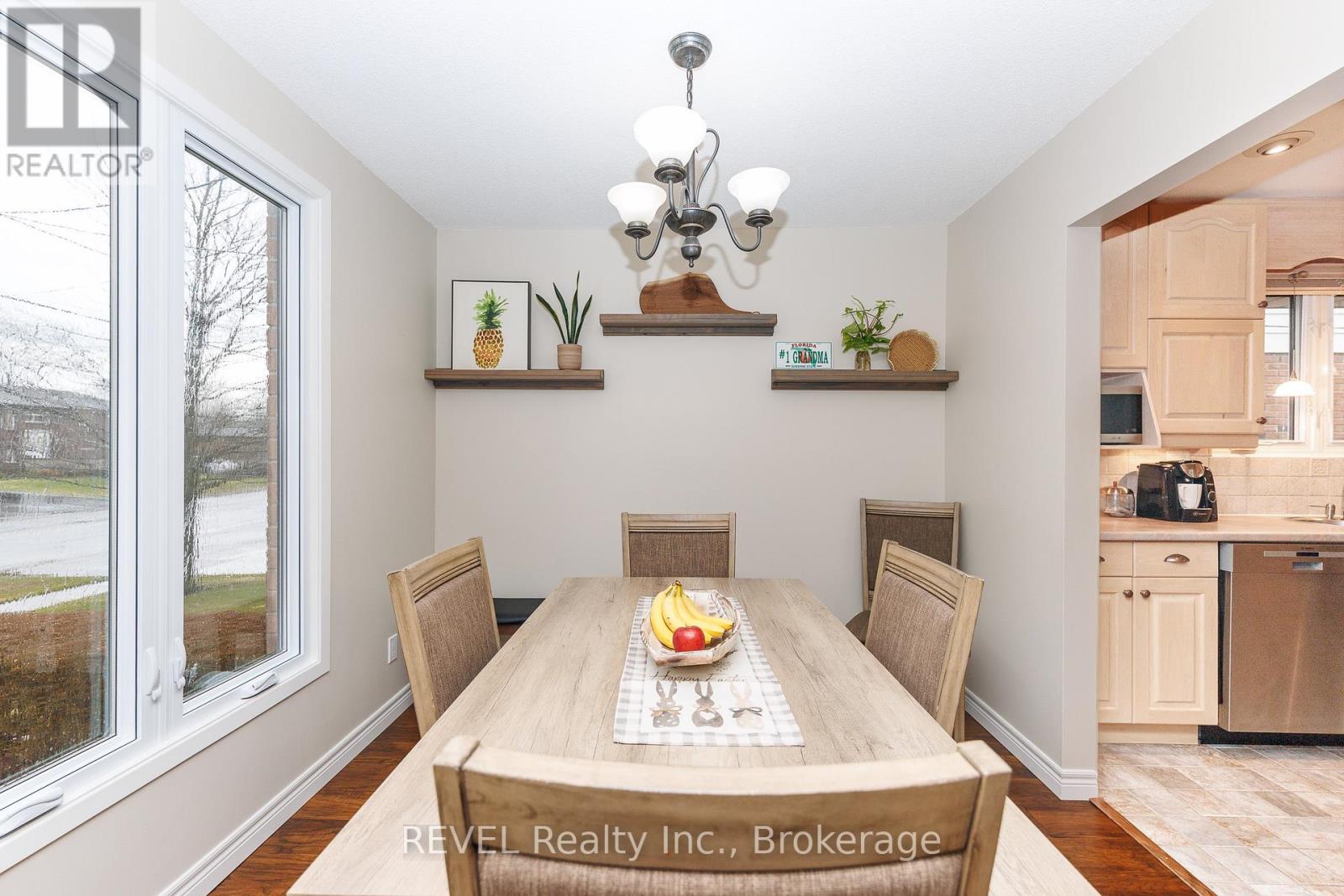 323 BARRICK ROAD - 8