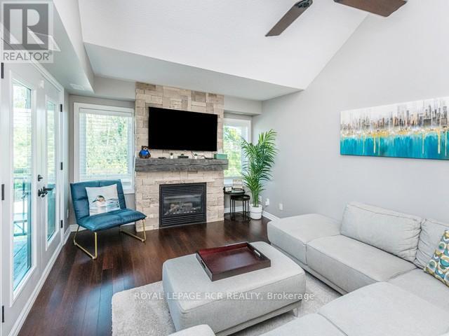 #302 3 BRANDY LANE DRIVE - 19